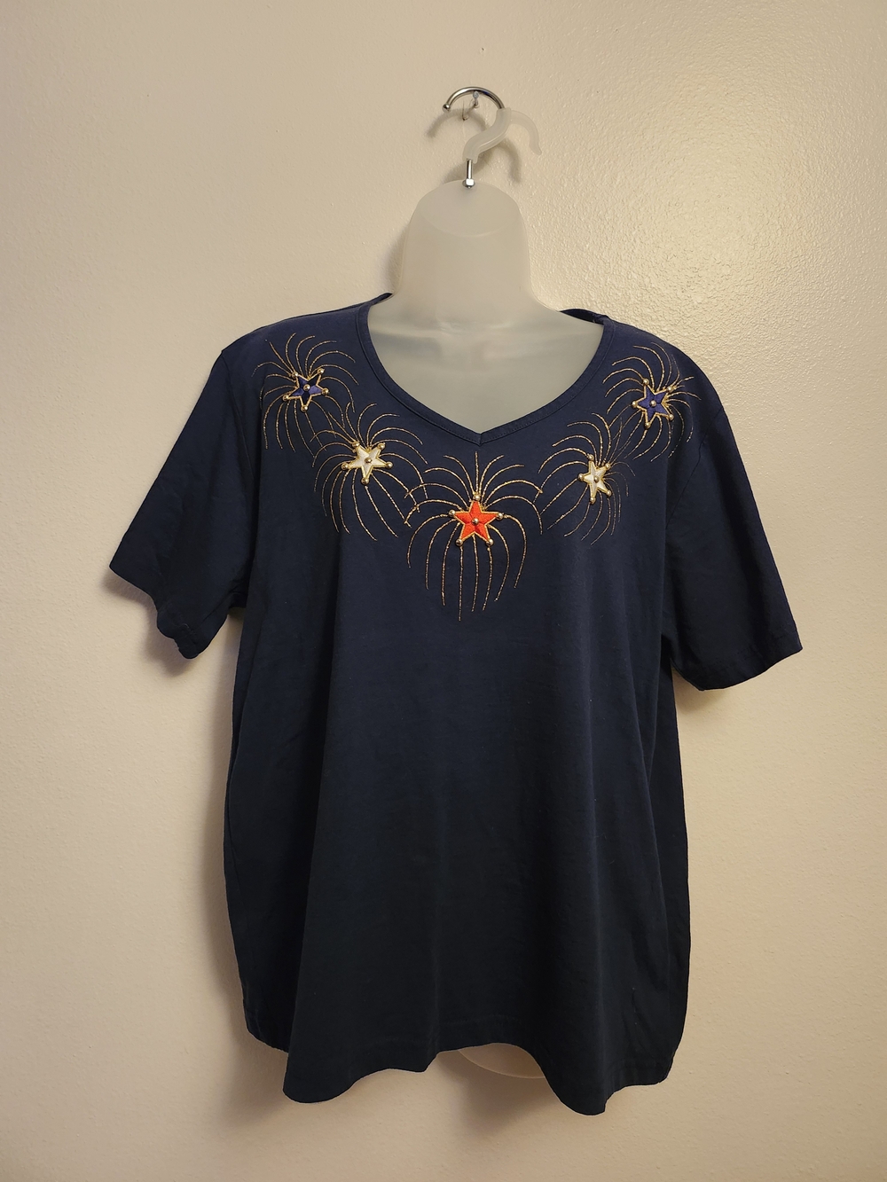 Vntg Hummingbird V-Neck Tee w/ Starburst Fireworks Embroidery,Riveting&Metallic